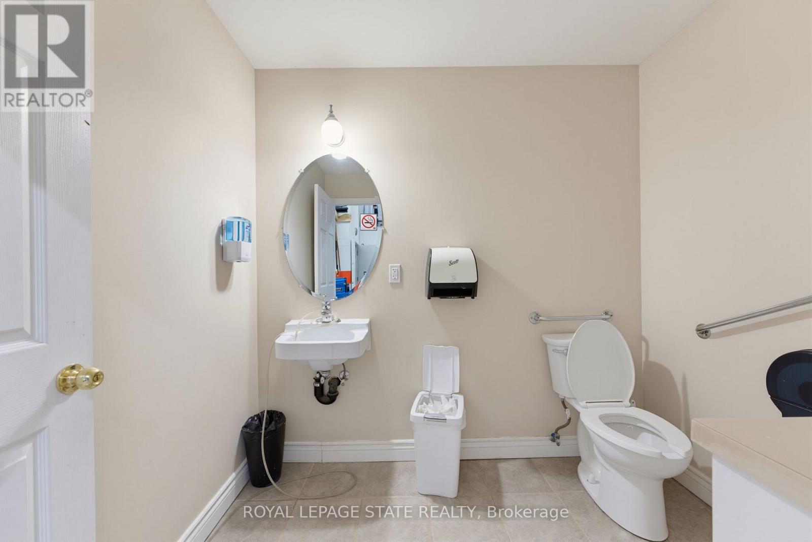 5014 South Service Road, Burlington, Ontario  L7L 5Y7 - Photo 4 - W13841782