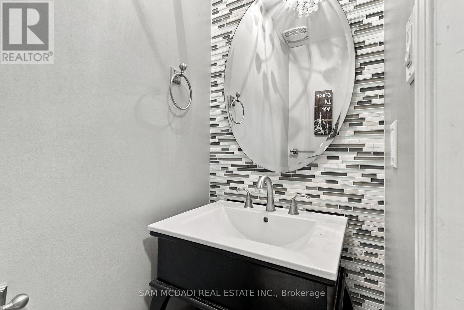 2087 Mayflower Boulevard, Oakville, Ontario  L6H 4E8 - Photo 17 - W13844904