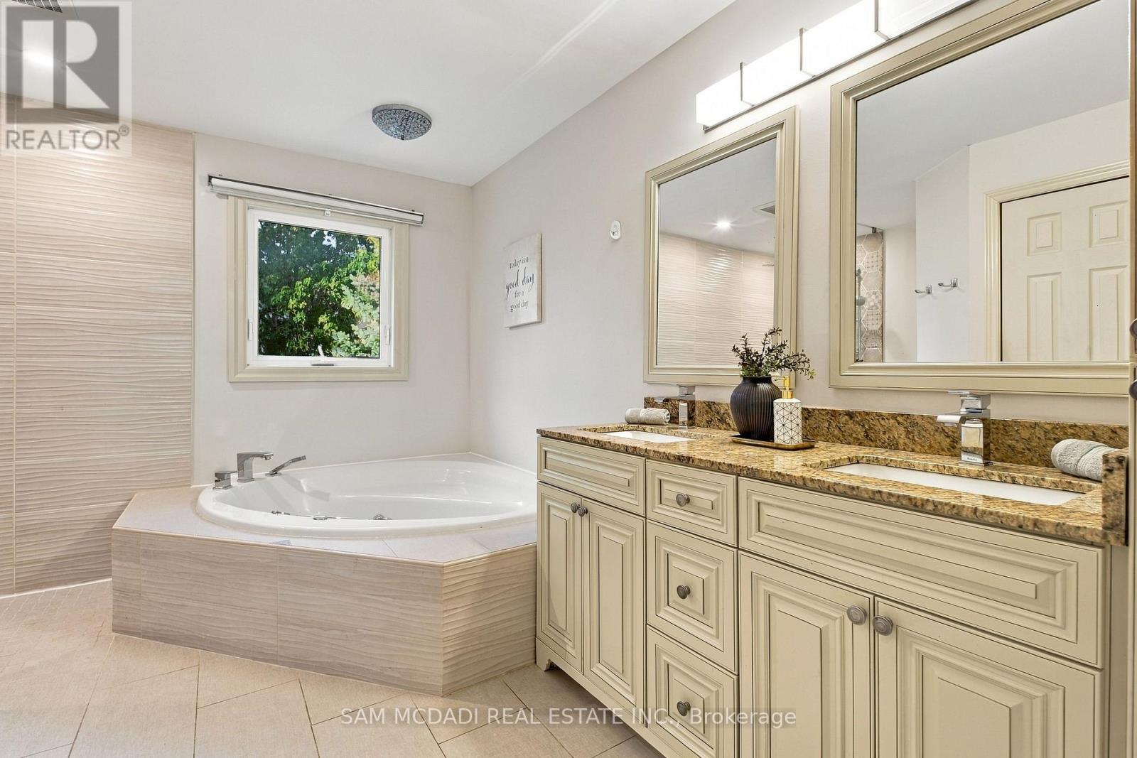 2087 Mayflower Boulevard, Oakville, Ontario  L6H 4E8 - Photo 22 - W13844904