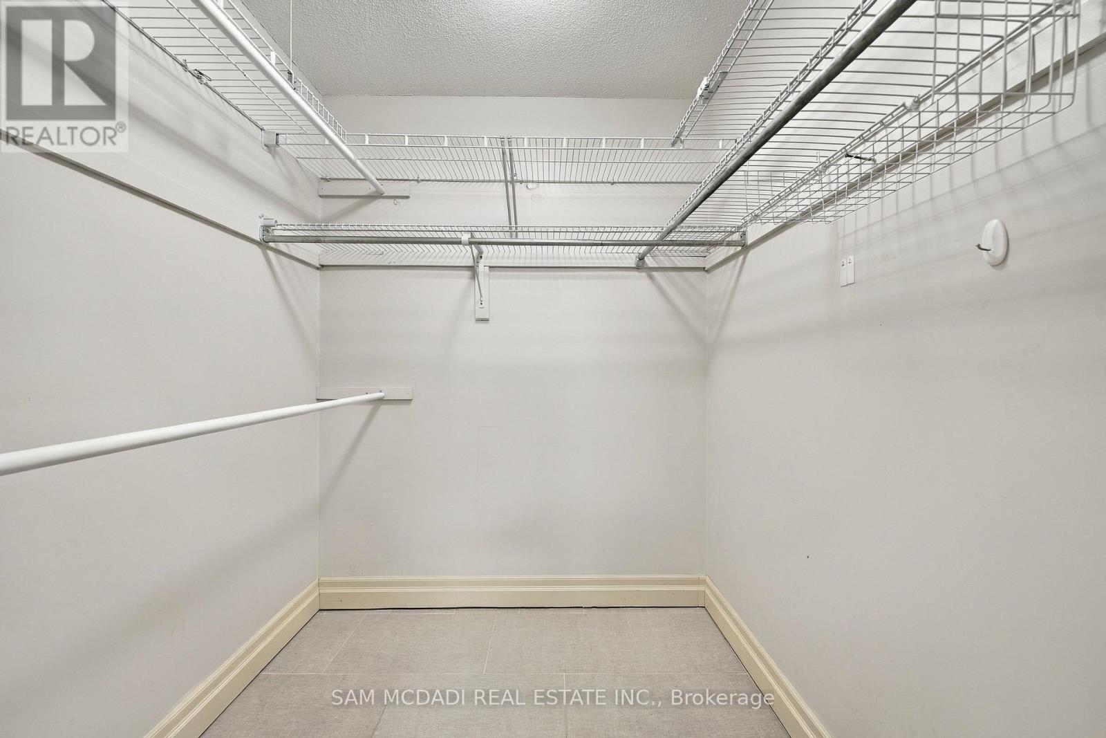 2087 Mayflower Boulevard, Oakville, Ontario  L6H 4E8 - Photo 24 - W13844904