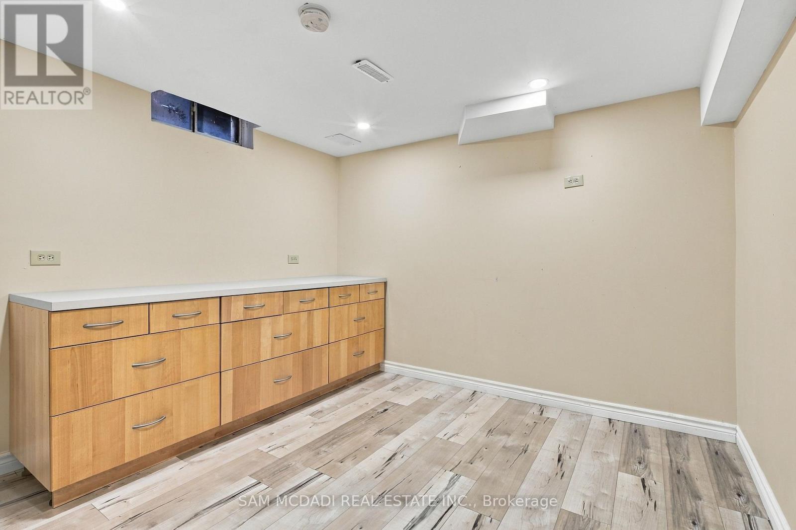 2087 Mayflower Boulevard, Oakville, Ontario  L6H 4E8 - Photo 37 - W13844904