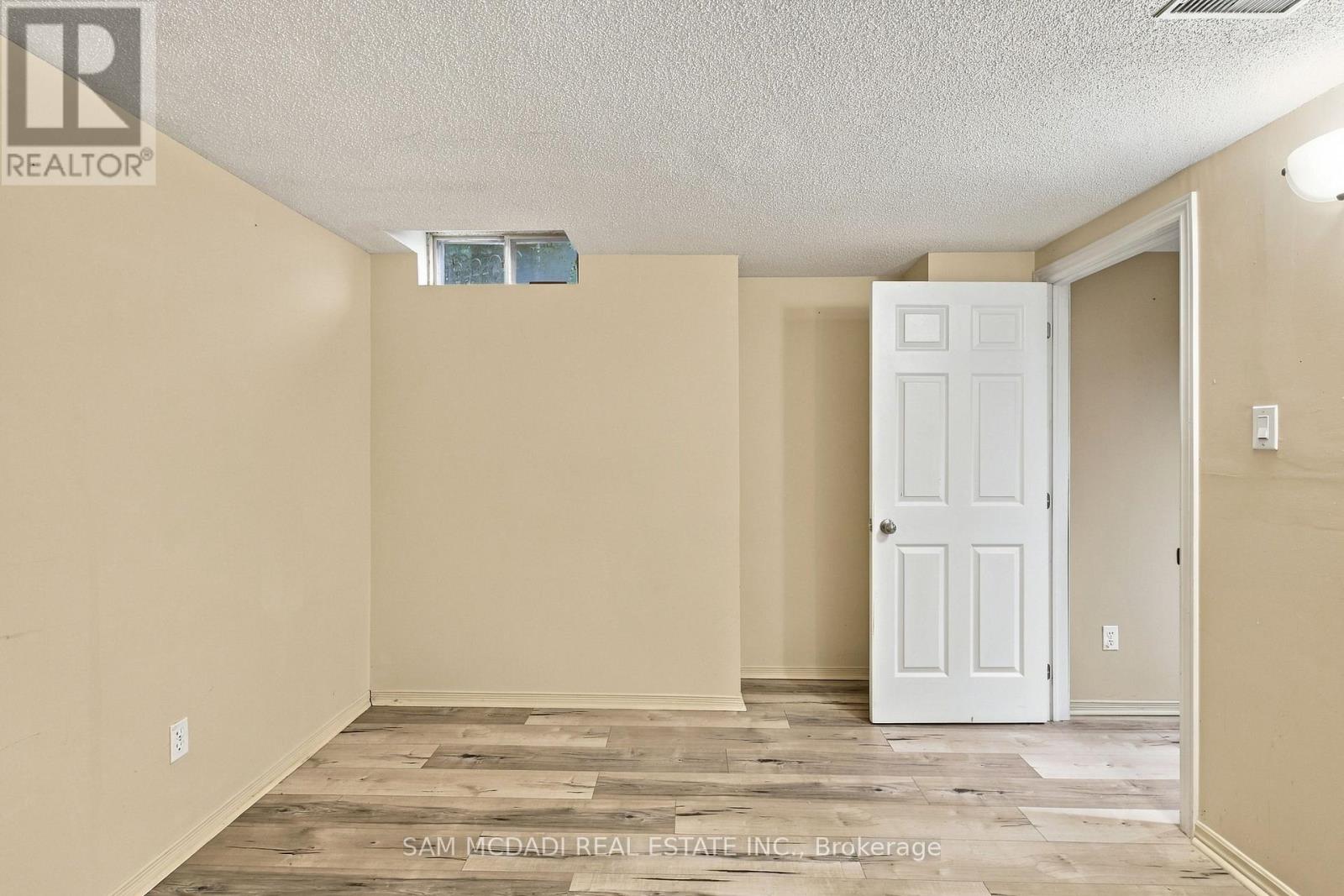 2087 Mayflower Boulevard, Oakville, Ontario  L6H 4E8 - Photo 39 - W13844904