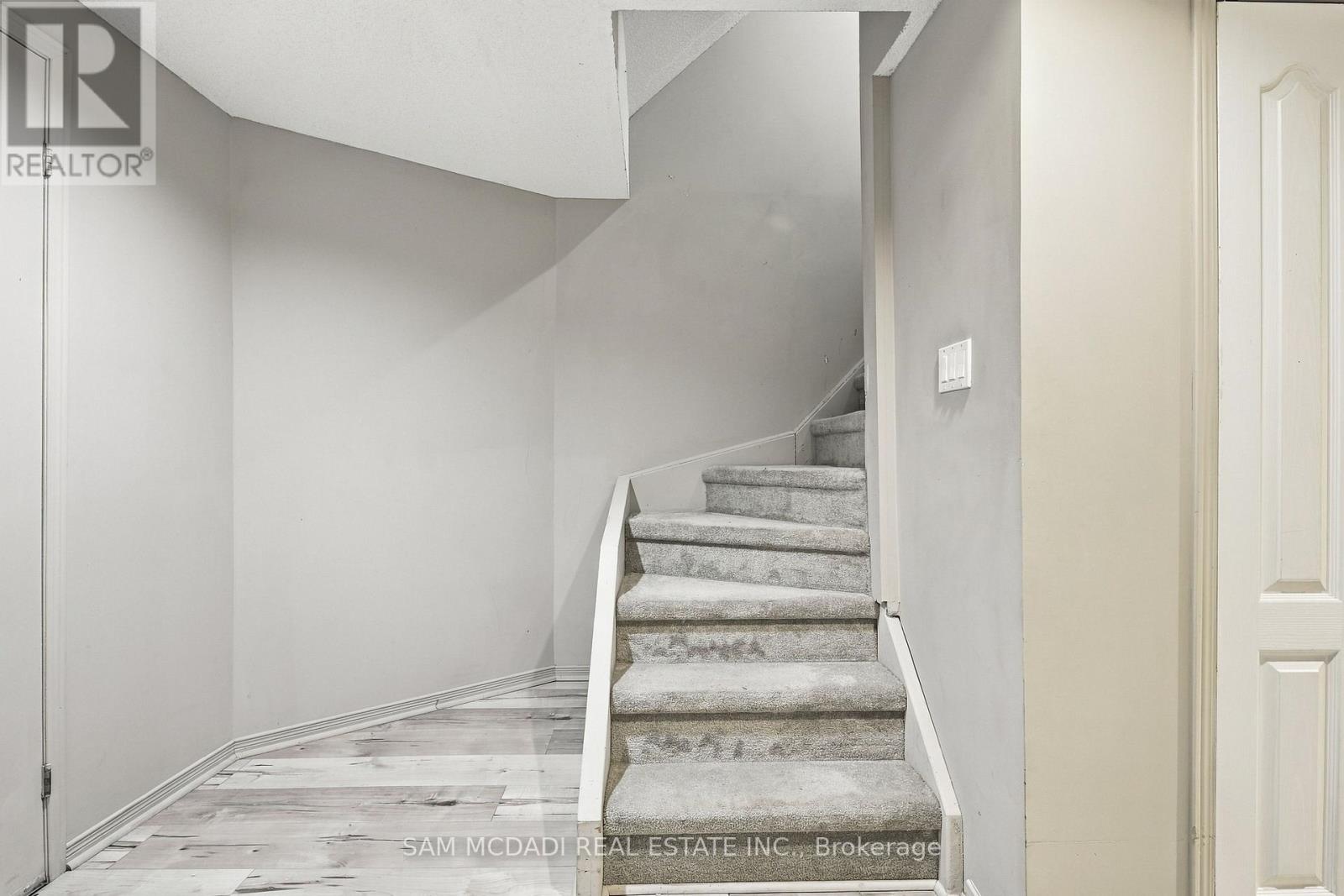 2087 Mayflower Boulevard, Oakville, Ontario  L6H 4E8 - Photo 43 - W13844904