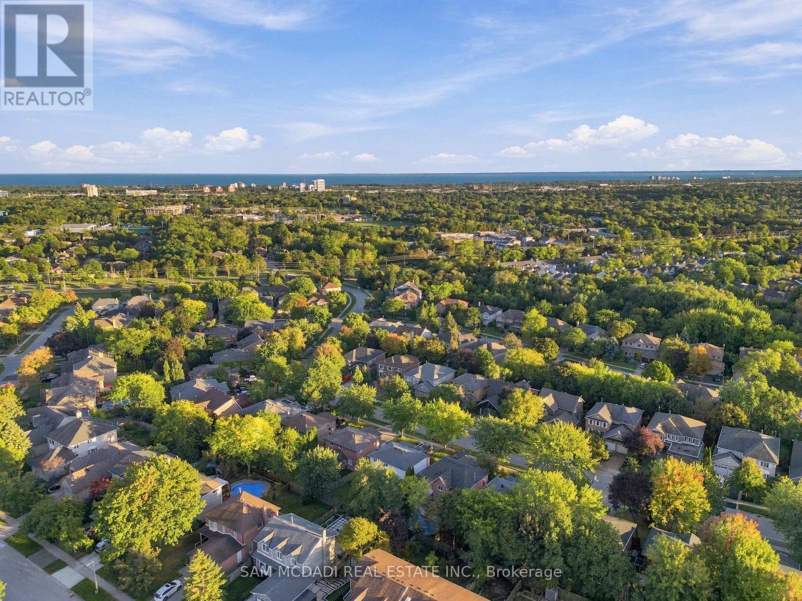 2087 Mayflower Boulevard, Oakville, Ontario  L6H 4E8 - Photo 49 - W13844904