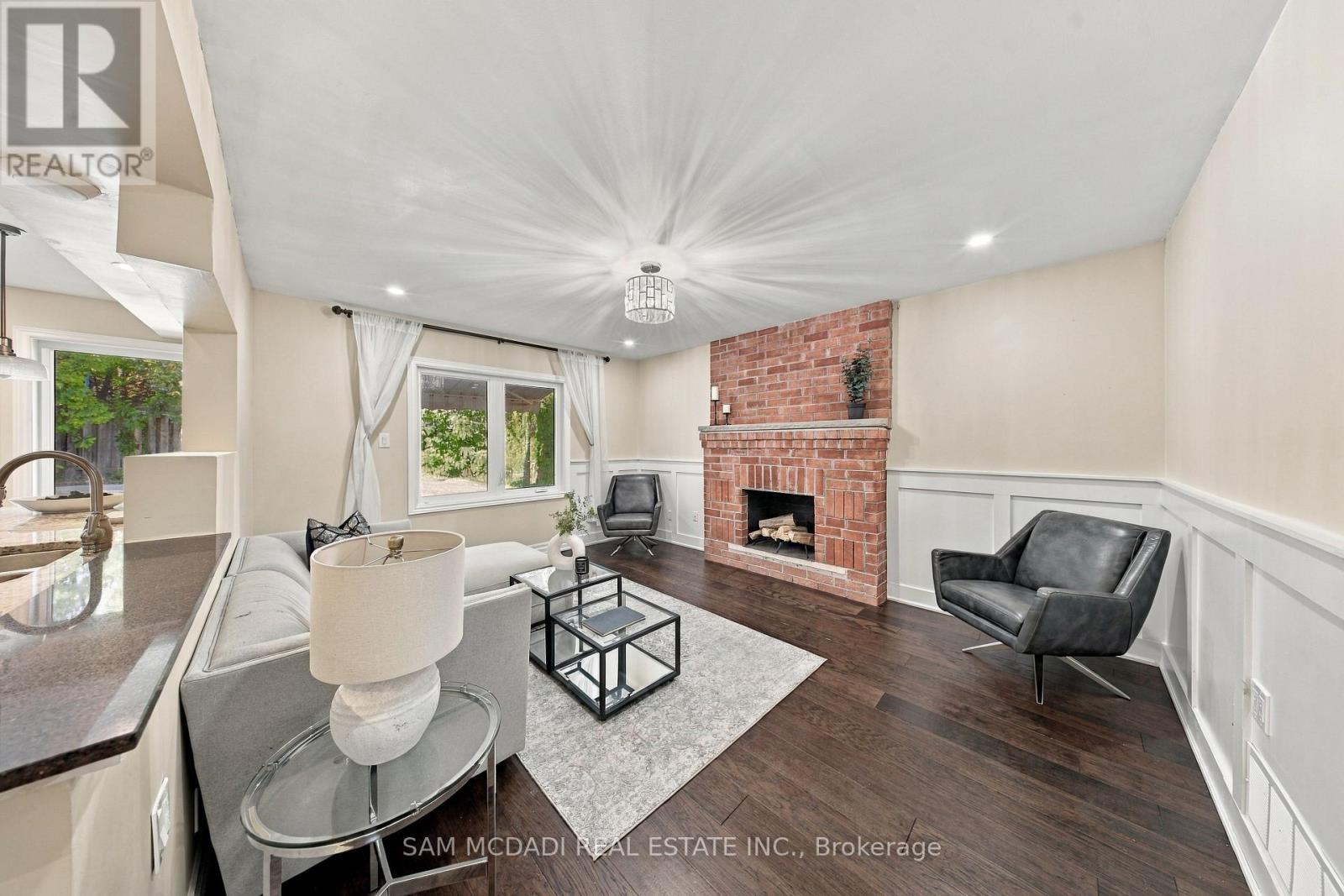 2087 Mayflower Boulevard, Oakville, Ontario  L6H 4E8 - Photo 7 - W13844904