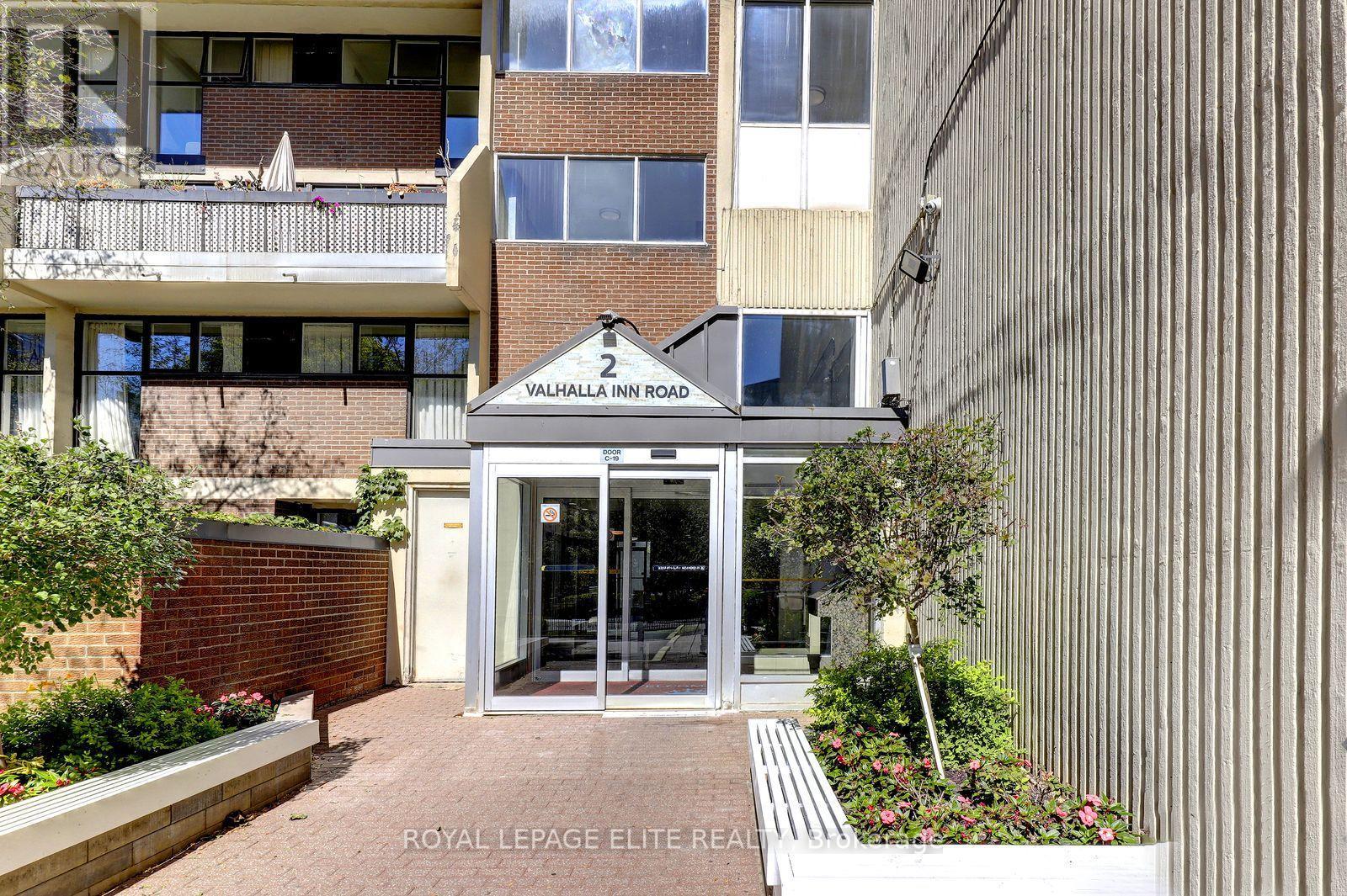 250 - 2 Valhalla Inn Road, Toronto, Ontario  M9B 6C3 - Photo 3 - W13844930