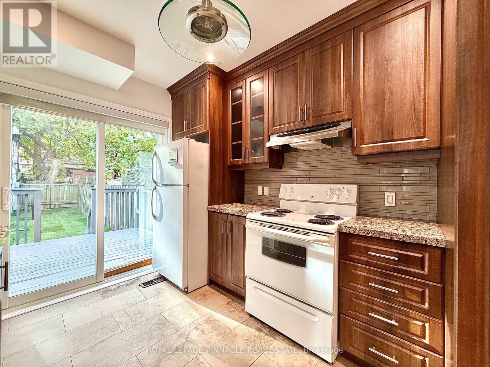 Main - 148 Campbell Avenue, Toronto, Ontario  M6P 3V2 - Photo 24 - W13844988