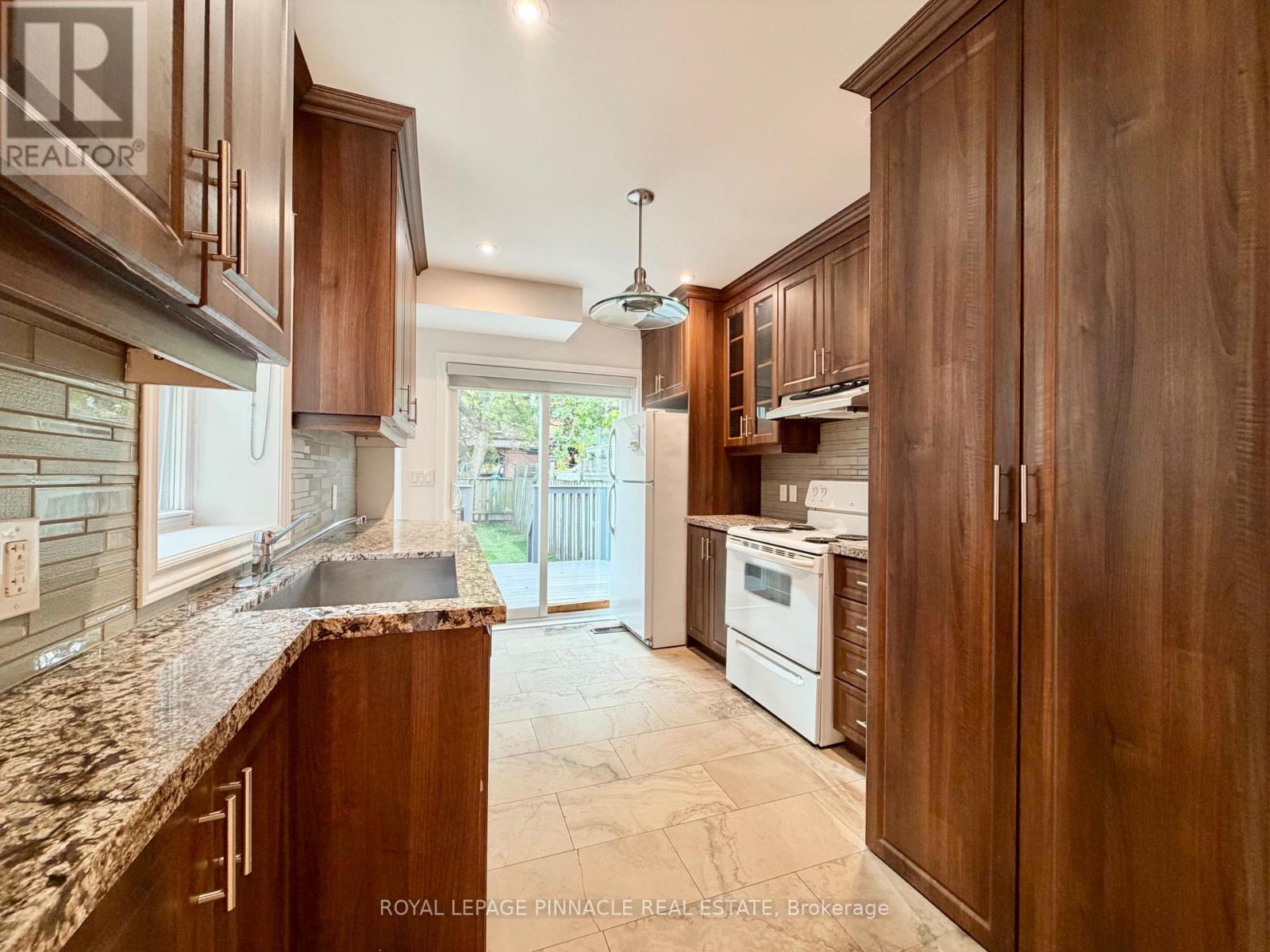 Main - 148 Campbell Avenue, Toronto, Ontario  M6P 3V2 - Photo 4 - W13844988