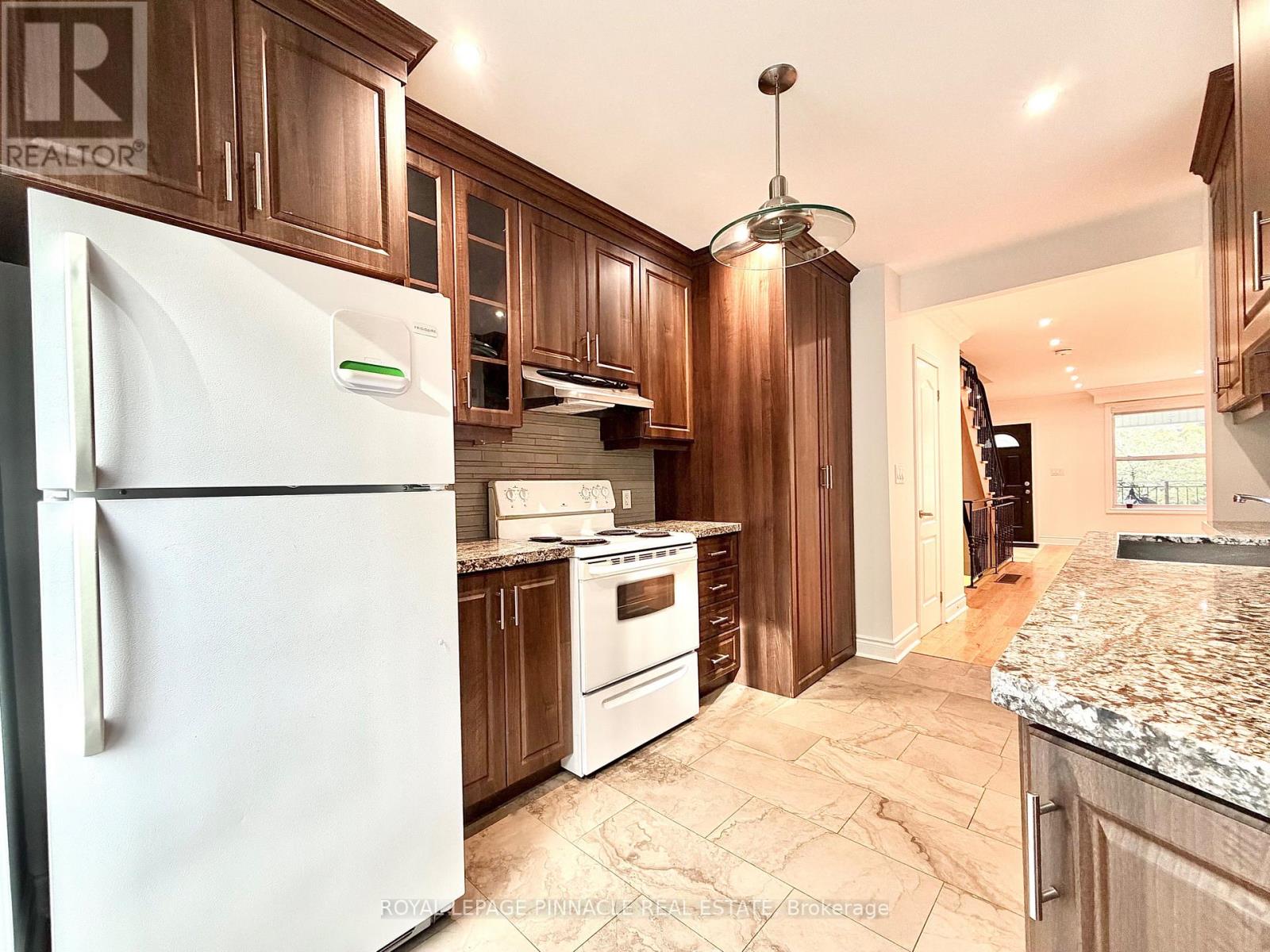 Main - 148 Campbell Avenue, Toronto, Ontario  M6P 3V2 - Photo 5 - W13844988