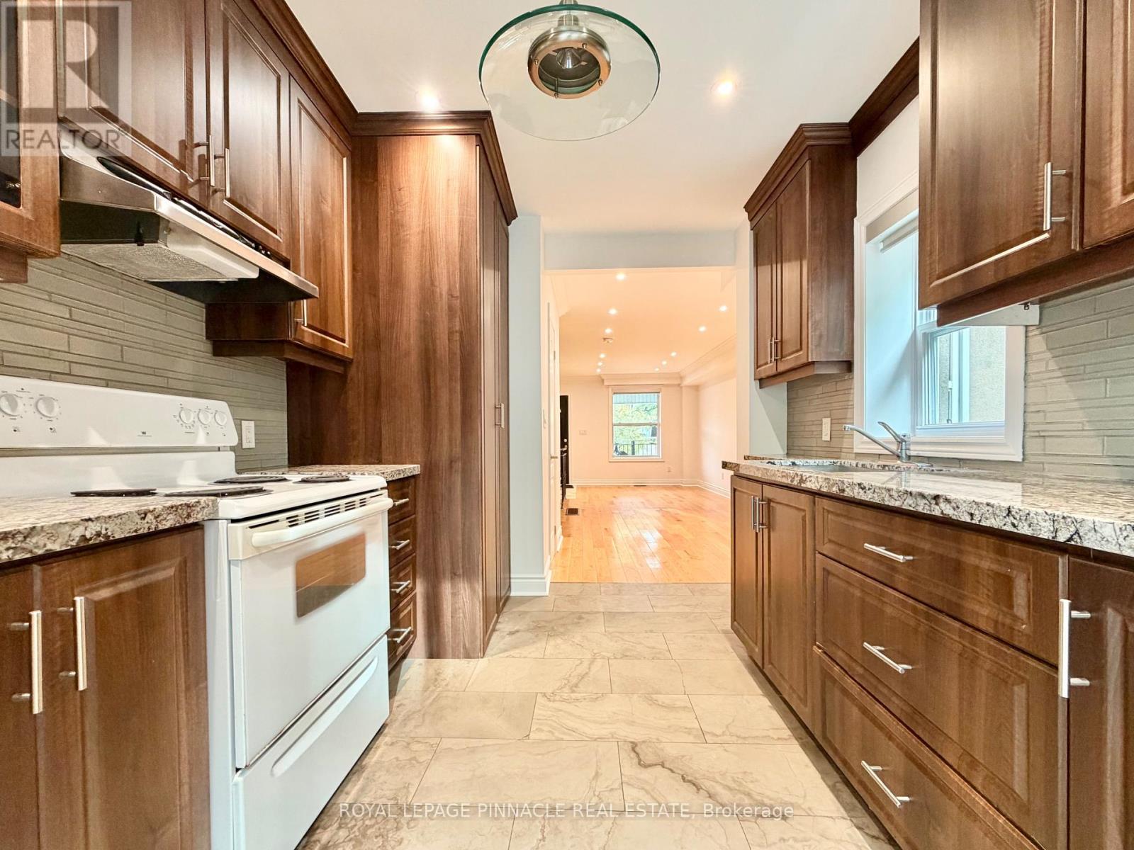 Main - 148 Campbell Avenue, Toronto, Ontario  M6P 3V2 - Photo 6 - W13844988