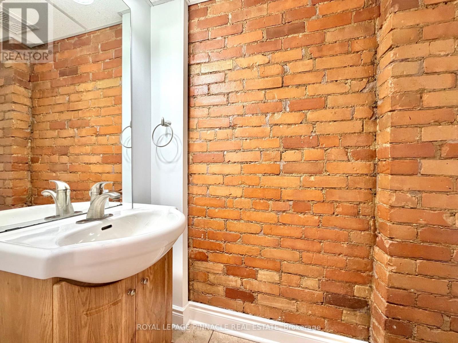 Main - 148 Campbell Avenue, Toronto, Ontario  M6P 3V2 - Photo 7 - W13844988