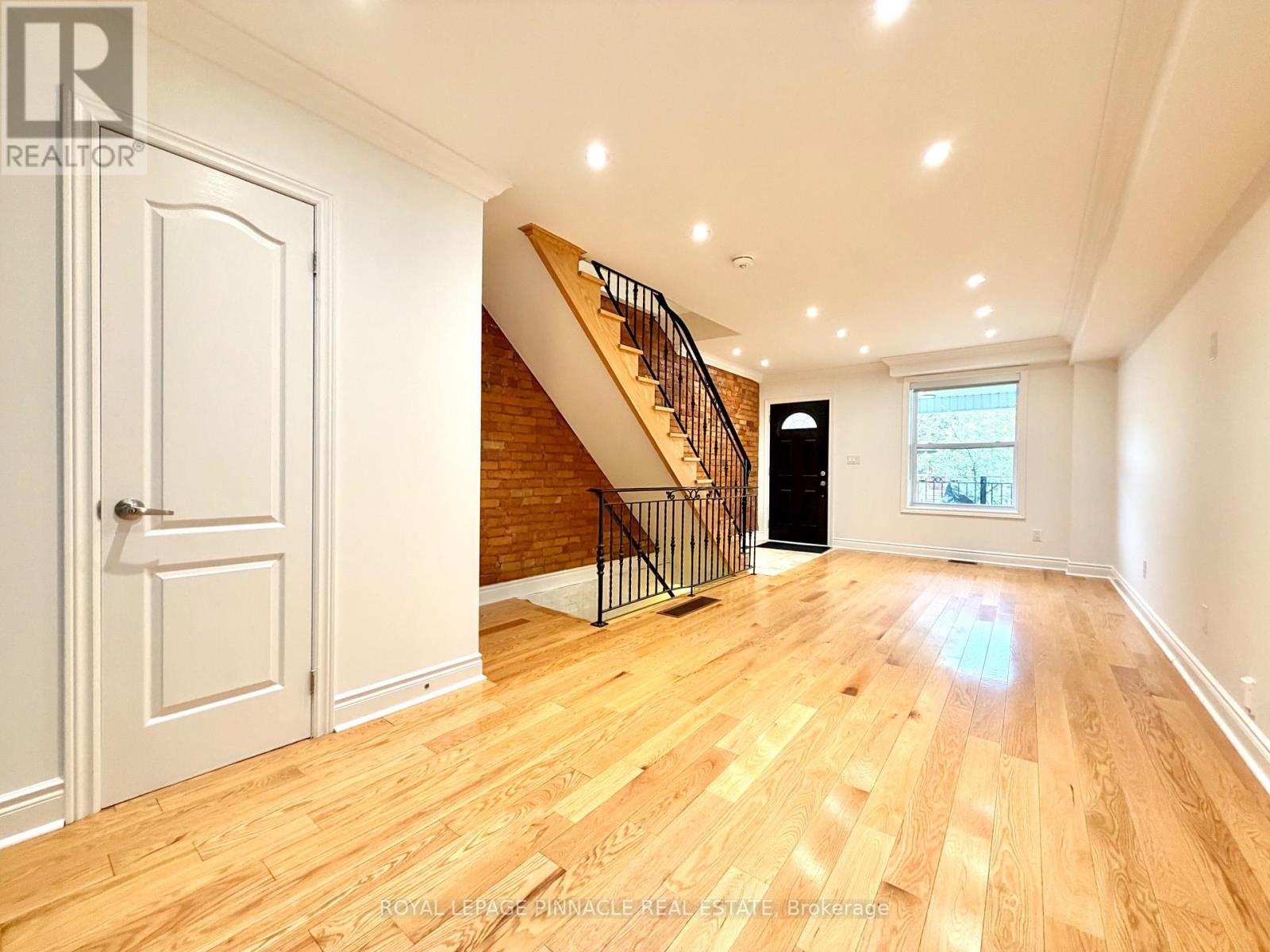 Main - 148 Campbell Avenue, Toronto, Ontario  M6P 3V2 - Photo 8 - W13844988