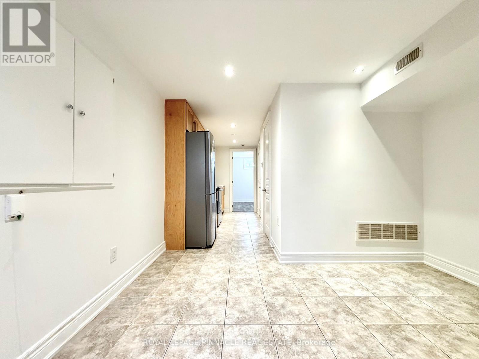 Lower - 136 Campbell Avenue, Toronto, Ontario  M6P 3V2 - Photo 5 - W13844996