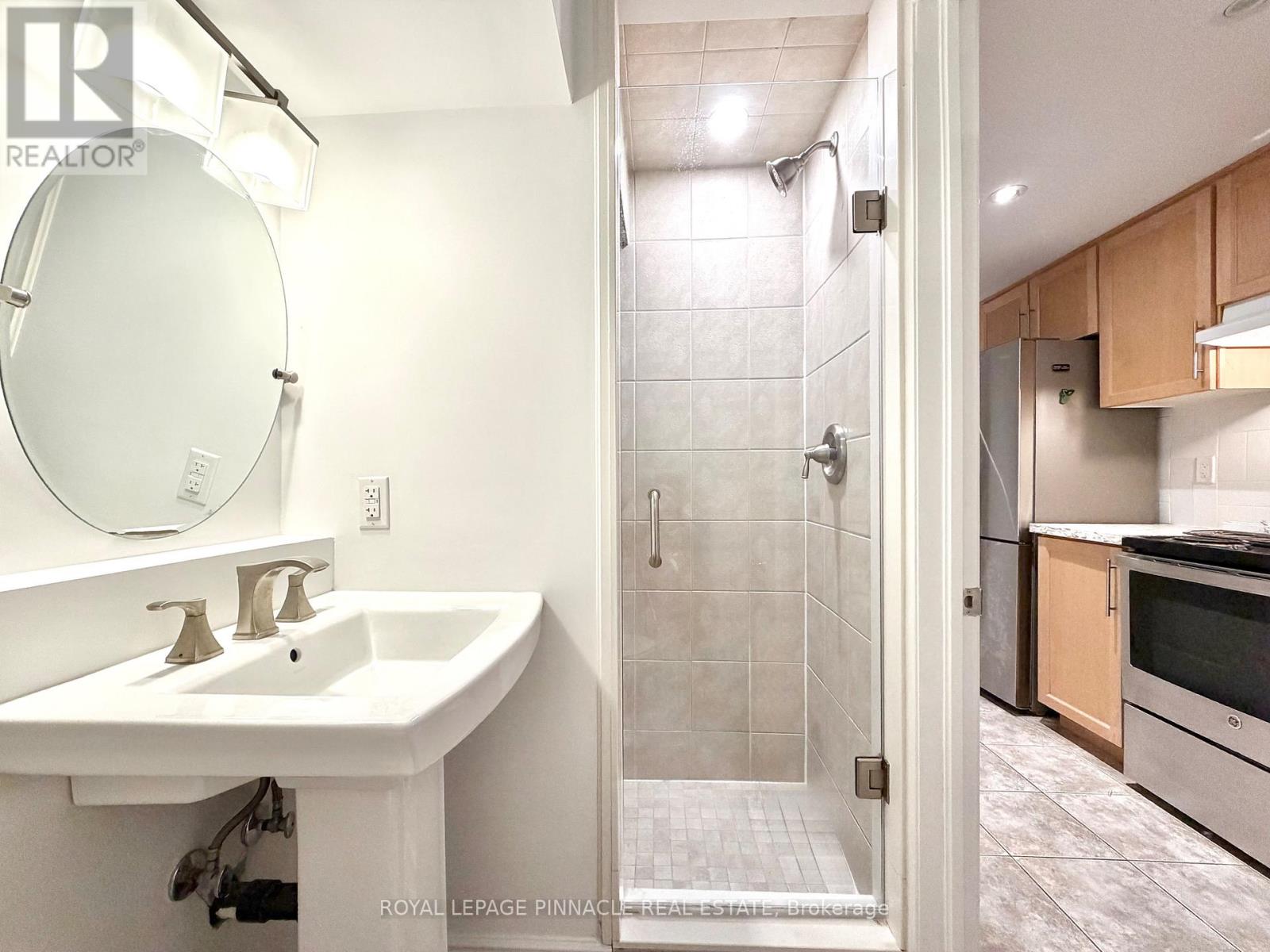 Lower - 136 Campbell Avenue, Toronto, Ontario  M6P 3V2 - Photo 8 - W13844996