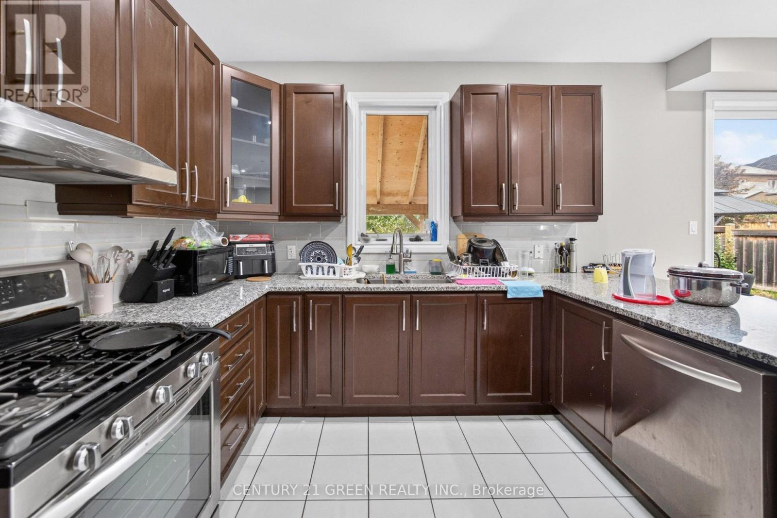 32 Attraction Drive, Brampton, Ontario  L6Y 2Z8 - Photo 10 - W13845002