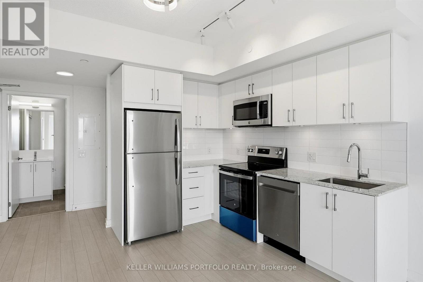 2009 - 4010 Eglinton Avenue W, Toronto, Ontario  M9A 0G5 - Photo 8 - W13845076