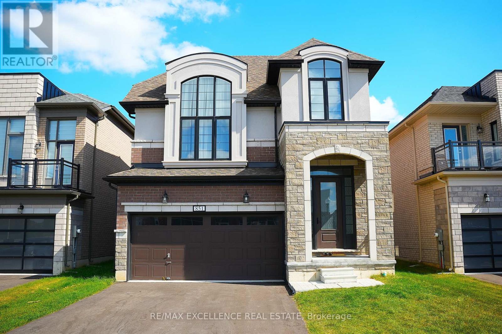851 QUEENSTON BOULEVARD, Woodstock, Ontario