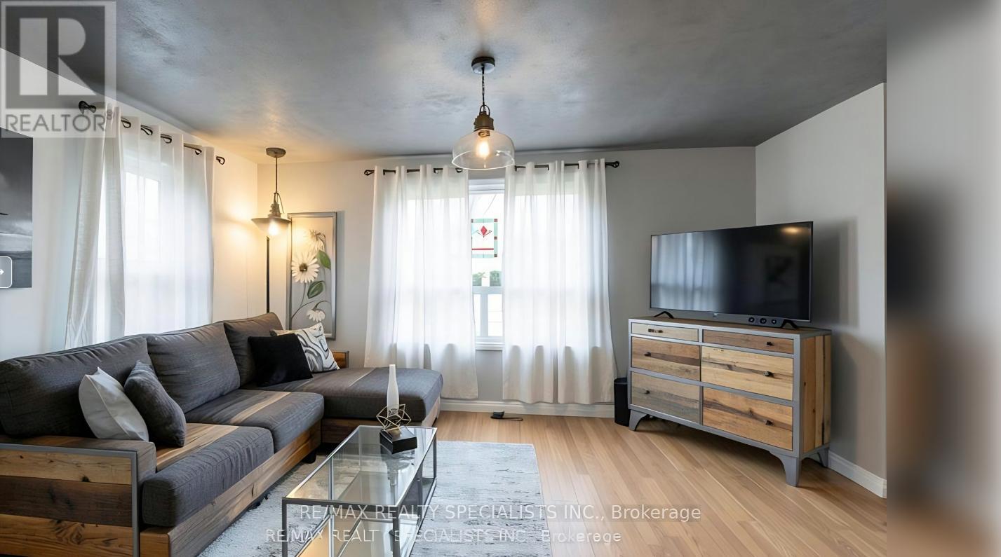 9697 Dickenson Road, Hamilton, Ontario  L0R 1W0 - Photo 3 - X13845024