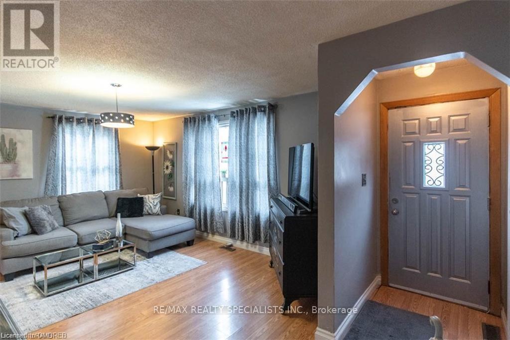 9697 Dickenson Road, Hamilton, Ontario  L0R 1W0 - Photo 4 - X13845024