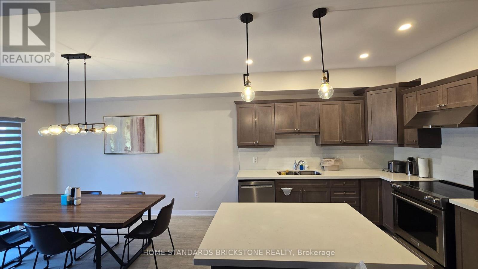 53 Lamb Crescent, Thorold, Ontario  L2V 0G8 - Photo 2 - X13845050