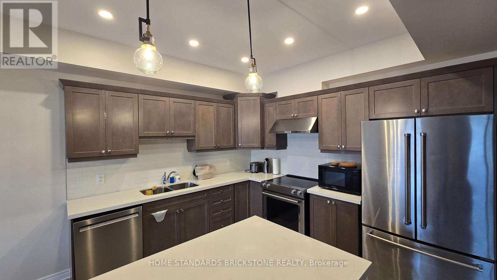 53 Lamb Crescent, Thorold, Ontario  L2V 0G8 - Photo 3 - X13845050