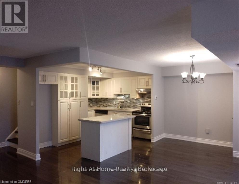 121 - 1300 Marlborough Court, Oakville, Ontario  L6H 2S2 - Photo 2 - W13790098