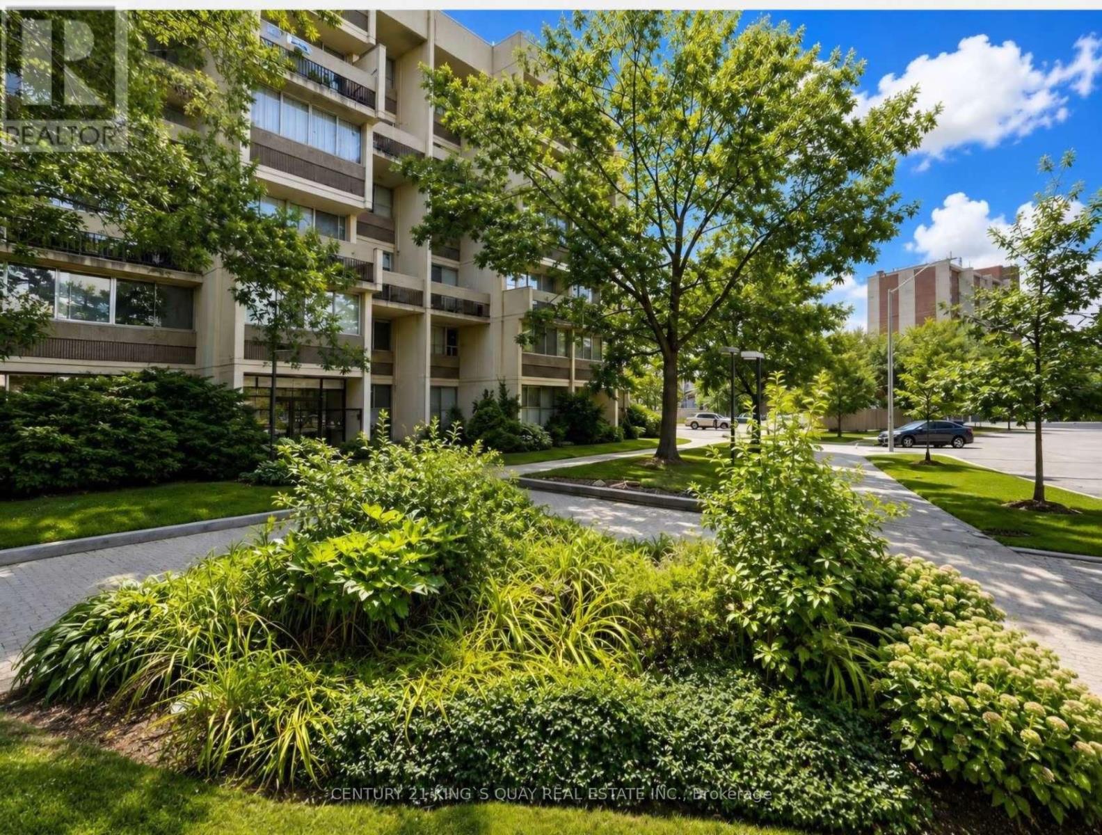 121 - 1300 MARLBOROUGH COURT, Oakville, Ontario