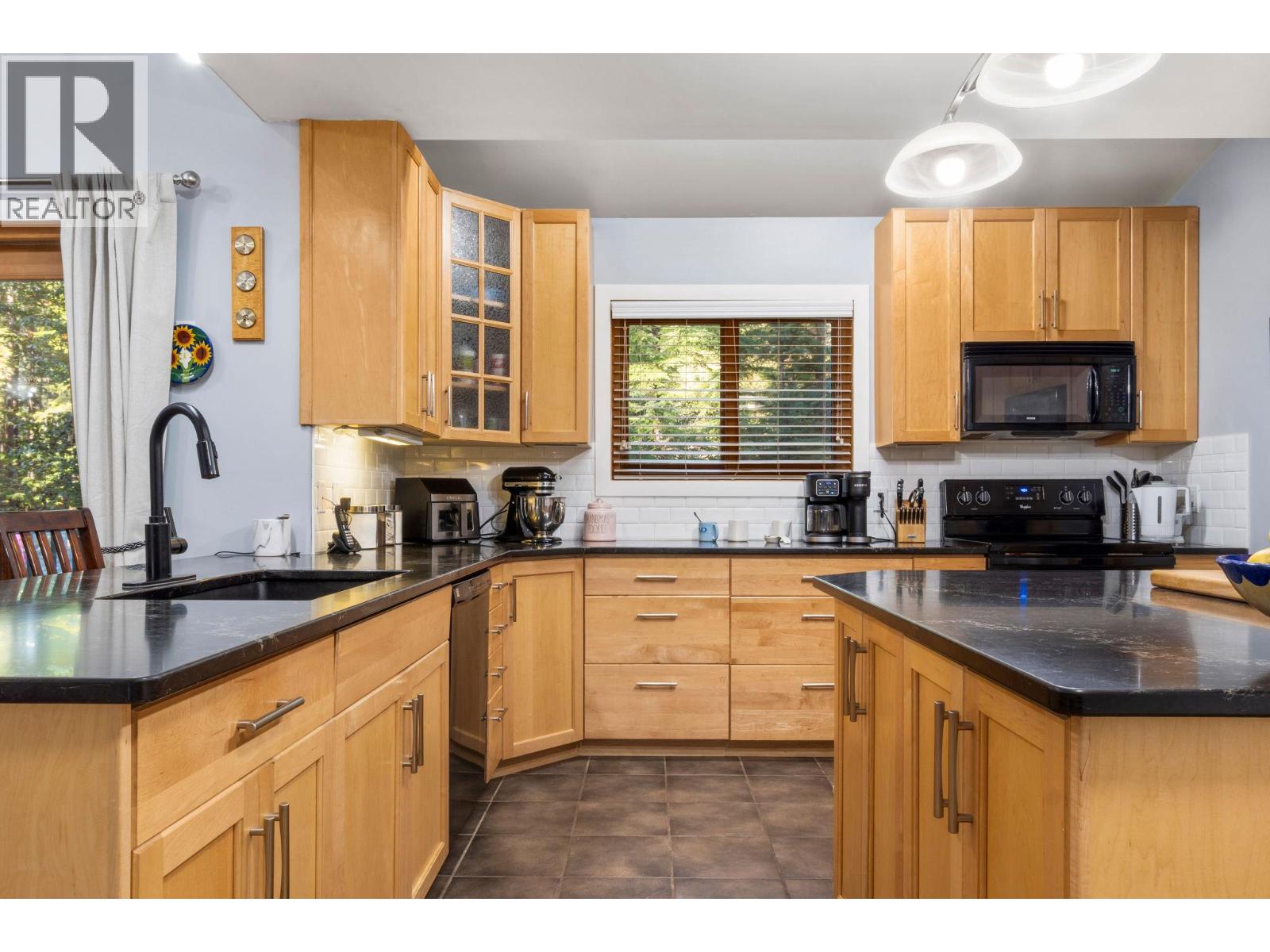 720 East Wilson Creek Road, Rosebery, British Columbia  V0G 1S1 - Photo 11 - 10402216