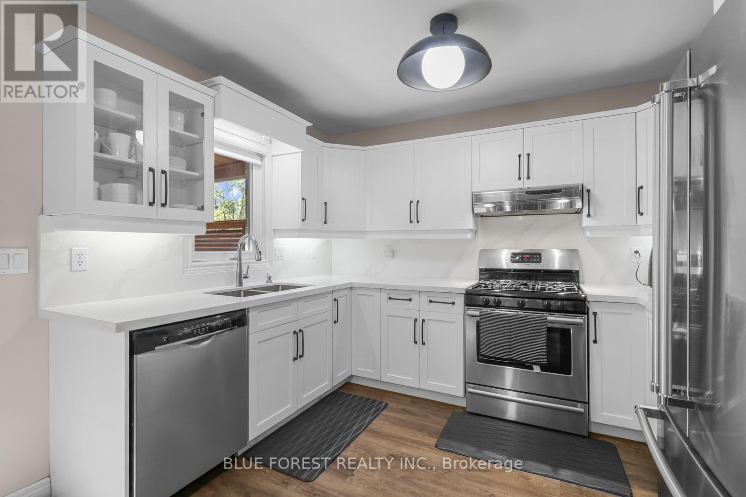 10 Symphony Court, Central Elgin, Ontario  N5P 4K1 - Photo 5 - X13845226