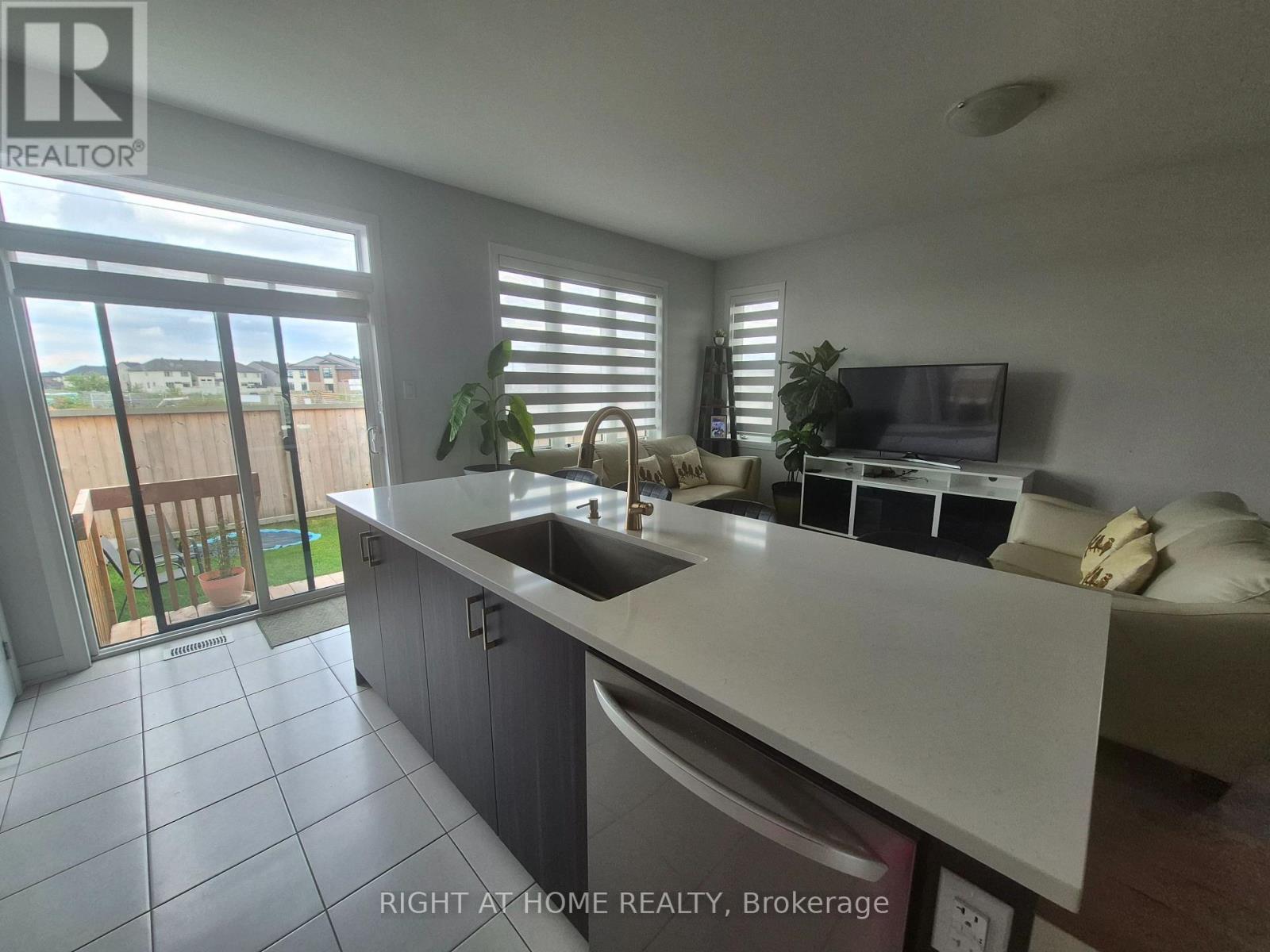 700 Fairline Row, Ottawa, Ontario  K2V 0V7 - Photo 12 - X13845158