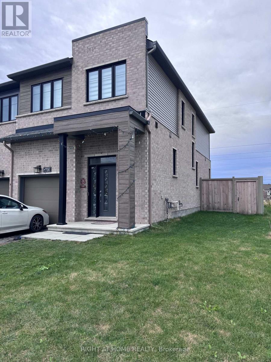 700 Fairline Row, Ottawa, Ontario  K2V 0V7 - Photo 3 - X13845158