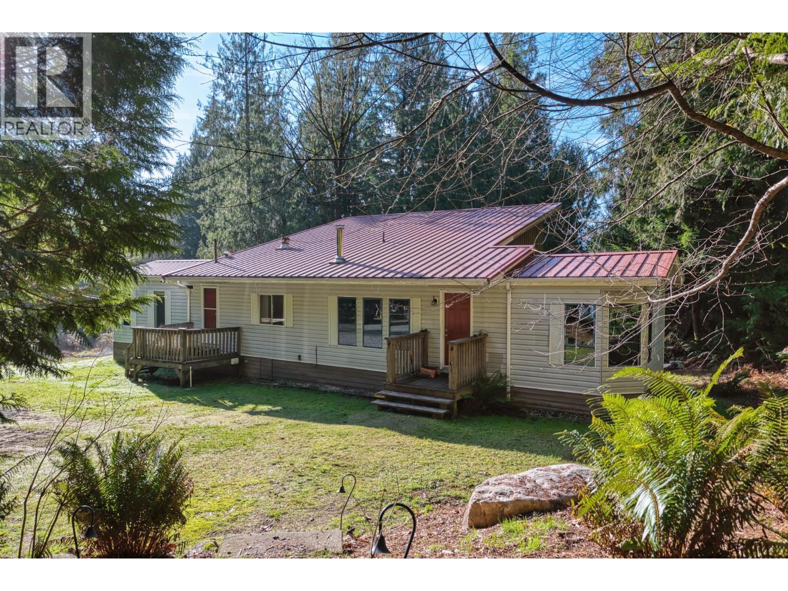 7103 SECHELT INLET ROAD, Sechelt, British Columbia