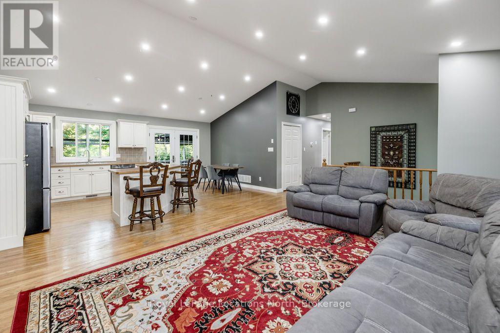 83 Crocus Drive, Wasaga Beach, Ontario  L9Z 2Z7 - Photo 12 - S13845184