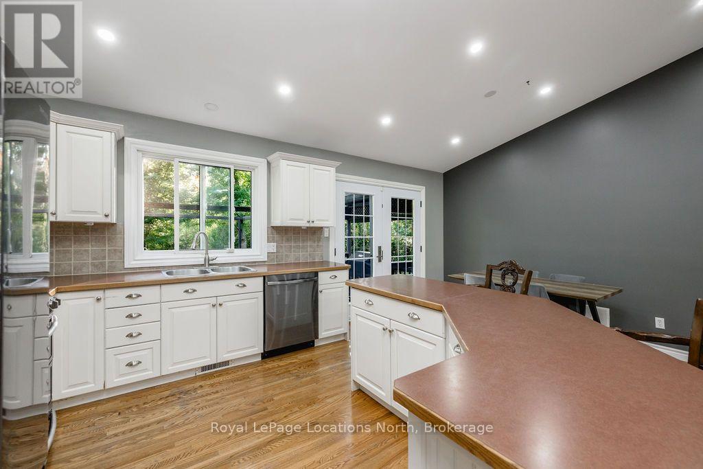 83 Crocus Drive, Wasaga Beach, Ontario  L9Z 2Z7 - Photo 7 - S13845184