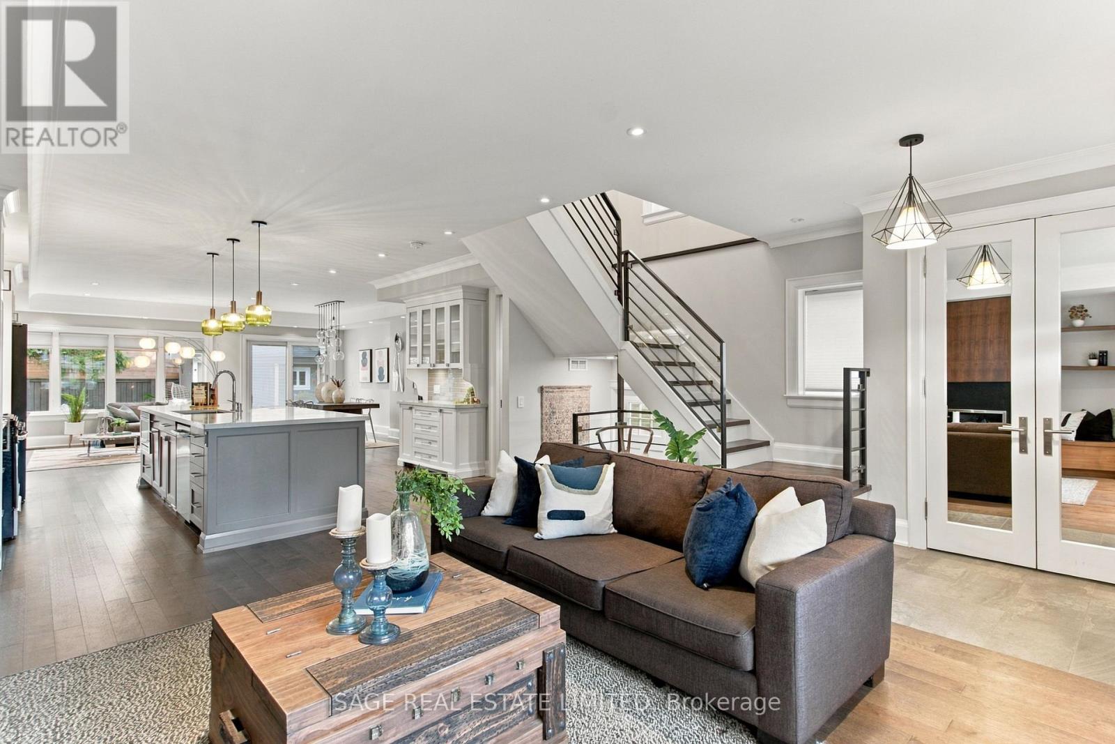 106 Tiago Avenue, Toronto, Ontario  M4B 2A3 - Photo 7 - E13845220