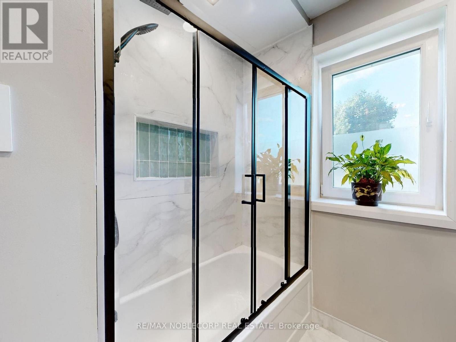 100 Rockport Crescent, Richmond Hill, Ontario  L4C 2L8 - Photo 22 - N13845208