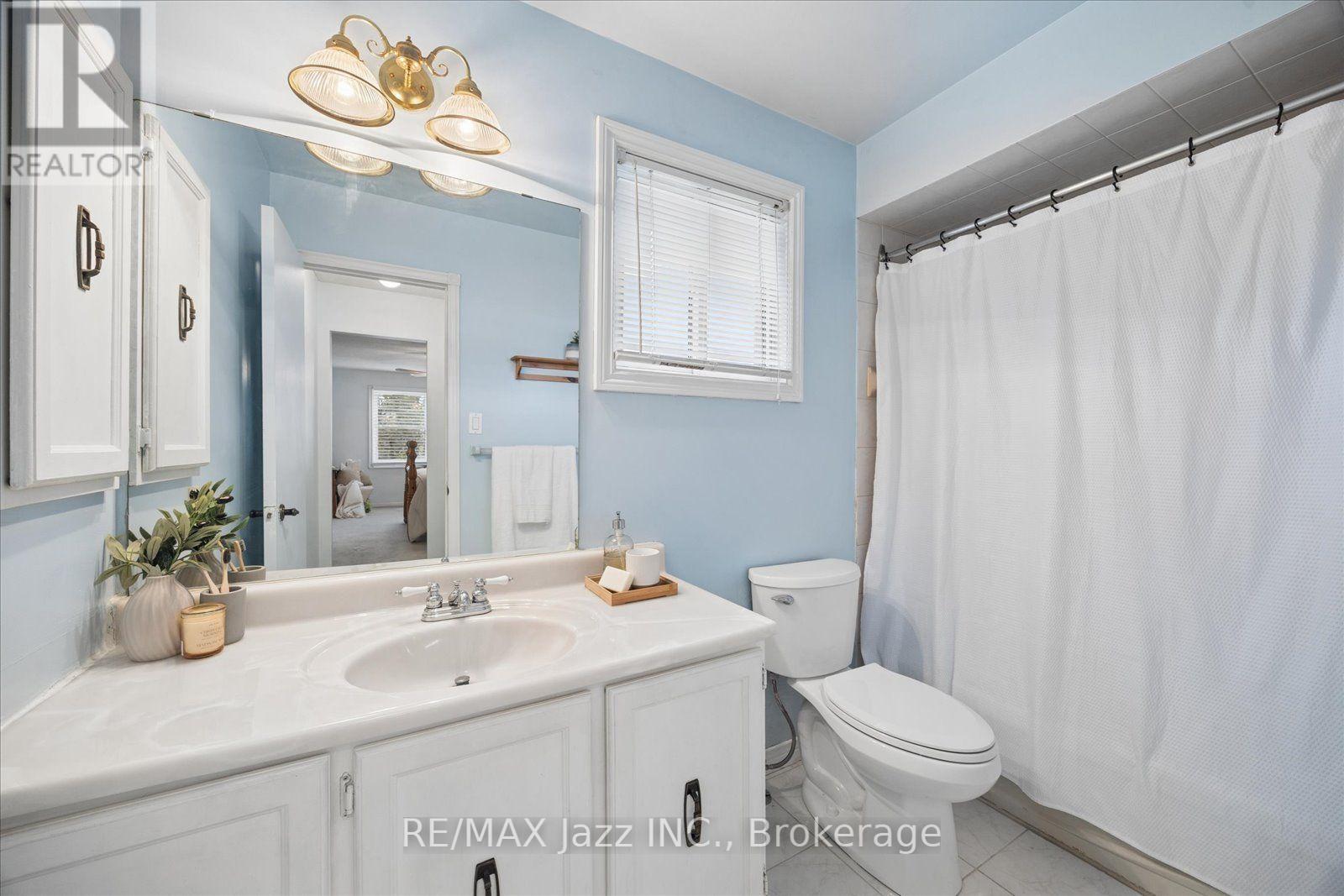 28 Jubilee Court, Whitby, Ontario  L1N 6R3 - Photo 12 - E13845214