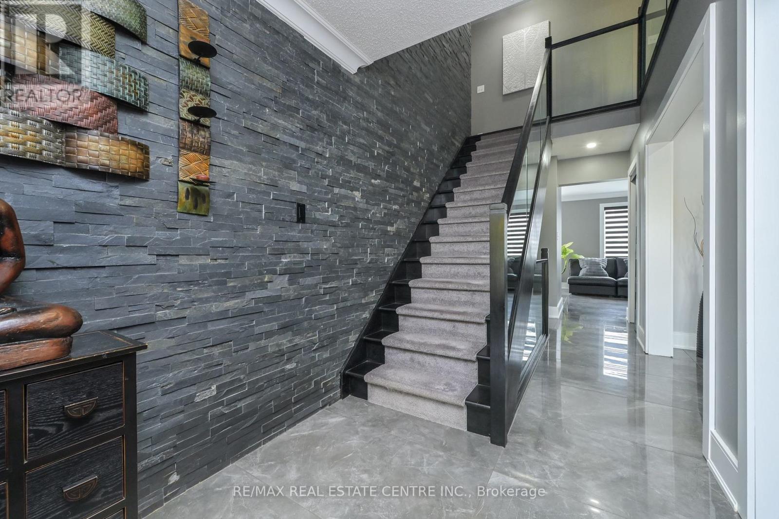 1352 Mcguffin Gate, Milton, Ontario  L9T 6M3 - Photo 20 - W13845104