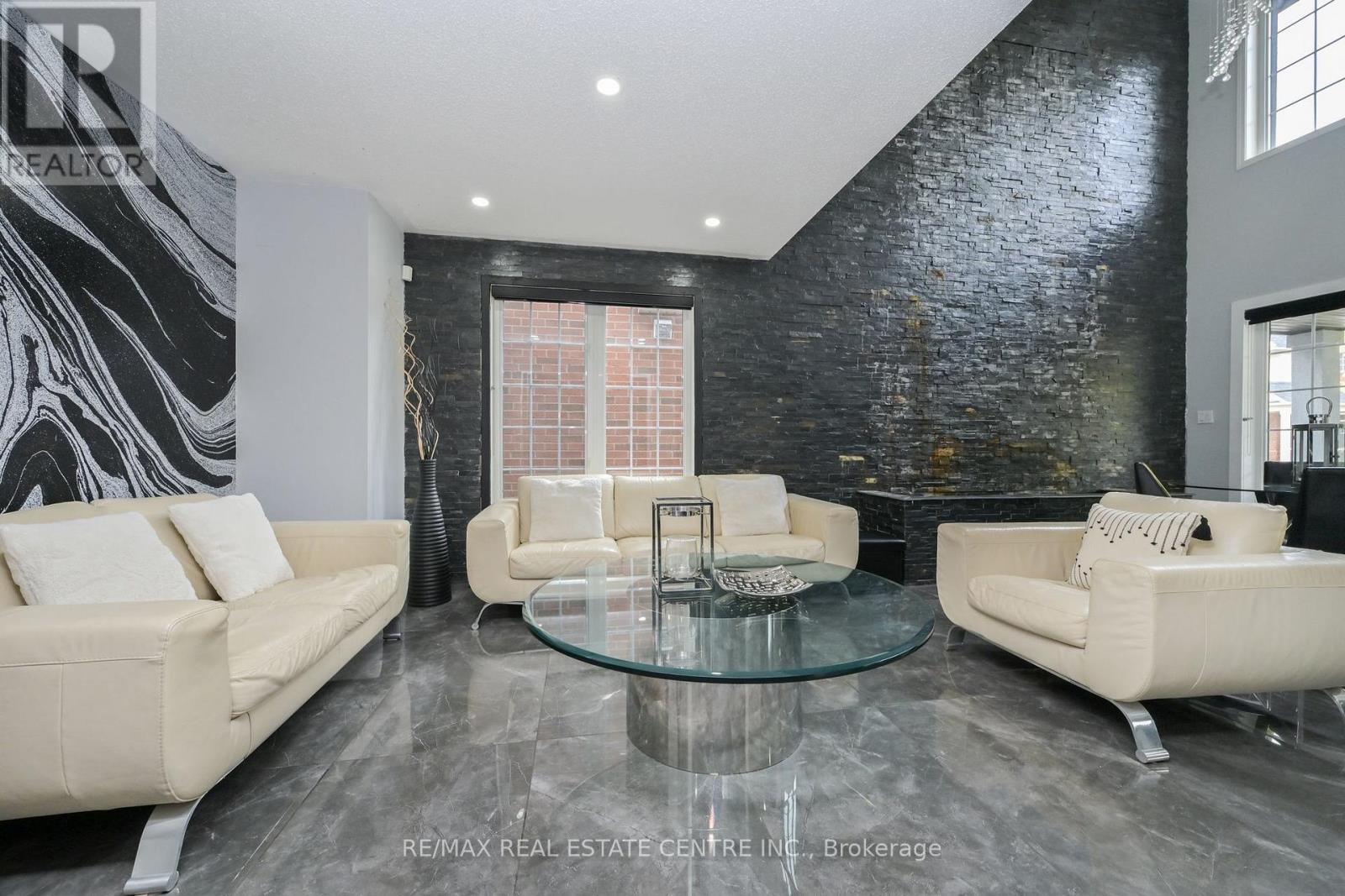 1352 Mcguffin Gate, Milton, Ontario  L9T 6M3 - Photo 8 - W13845104