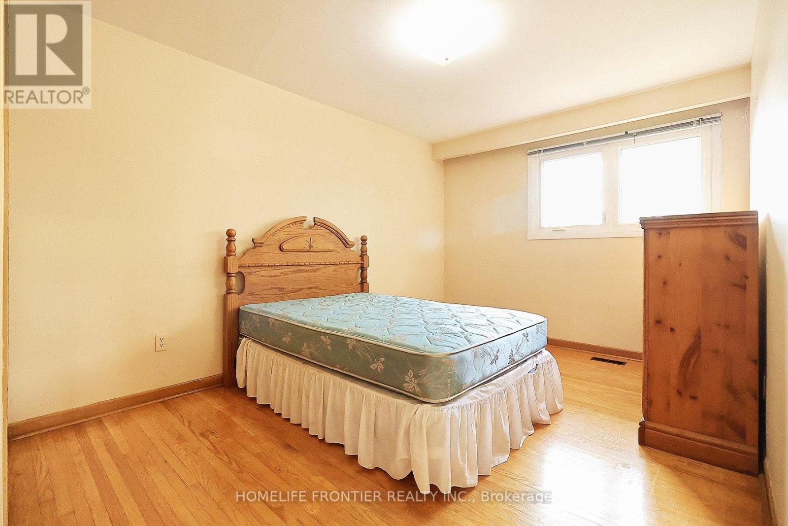 334 Rimilton Avenue, Toronto, Ontario  M8W 2E4 - Photo 12 - W13845140