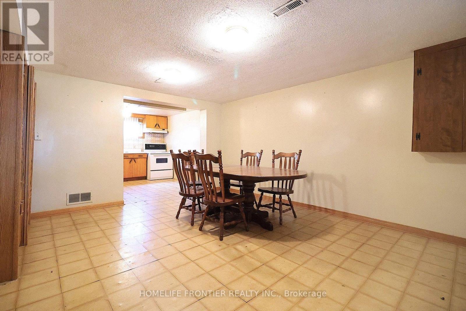 334 Rimilton Avenue, Toronto, Ontario  M8W 2E4 - Photo 16 - W13845140