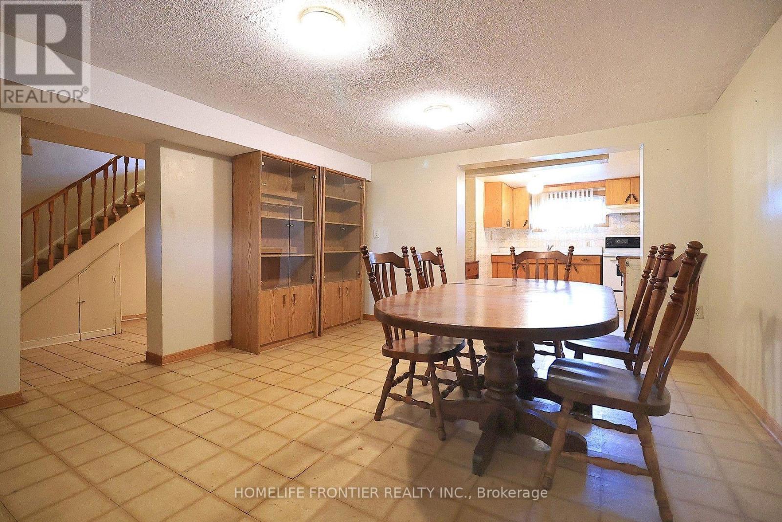 334 Rimilton Avenue, Toronto, Ontario  M8W 2E4 - Photo 17 - W13845140