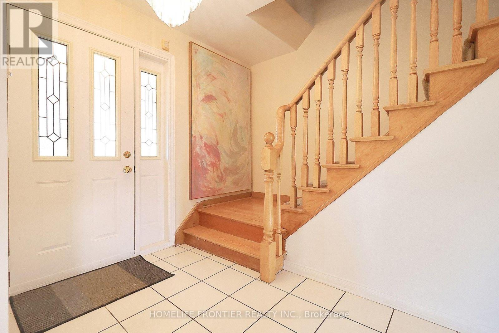 334 Rimilton Avenue, Toronto, Ontario  M8W 2E4 - Photo 3 - W13845140