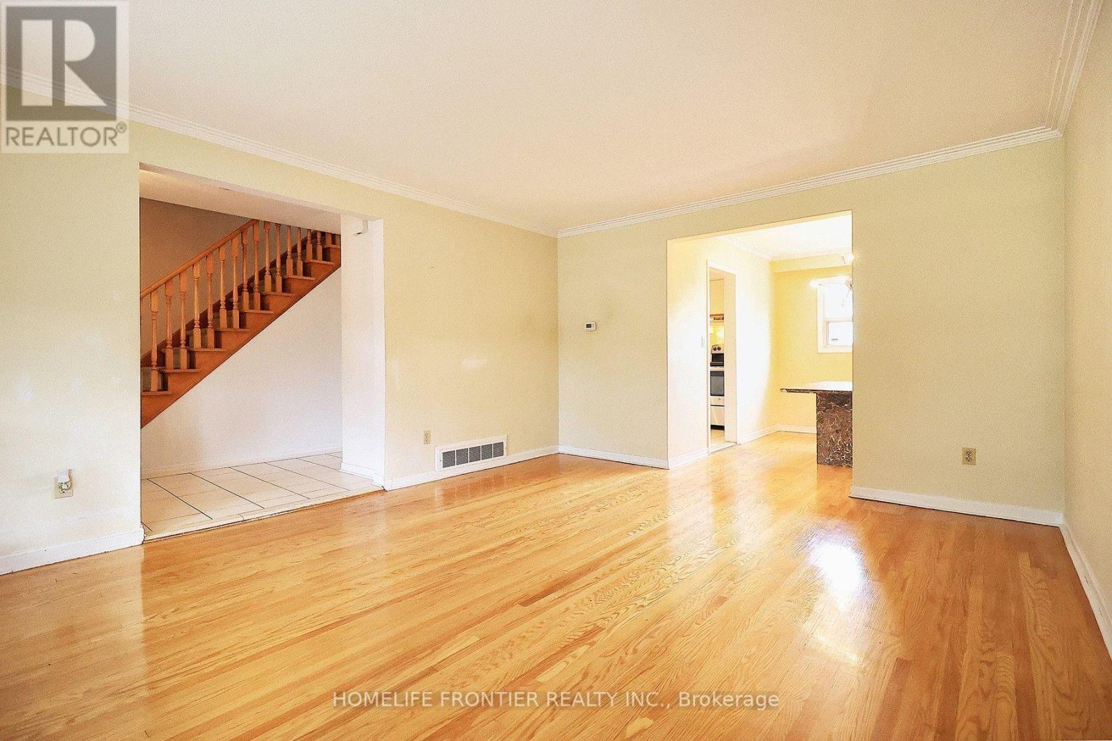 334 Rimilton Avenue, Toronto, Ontario  M8W 2E4 - Photo 5 - W13845140