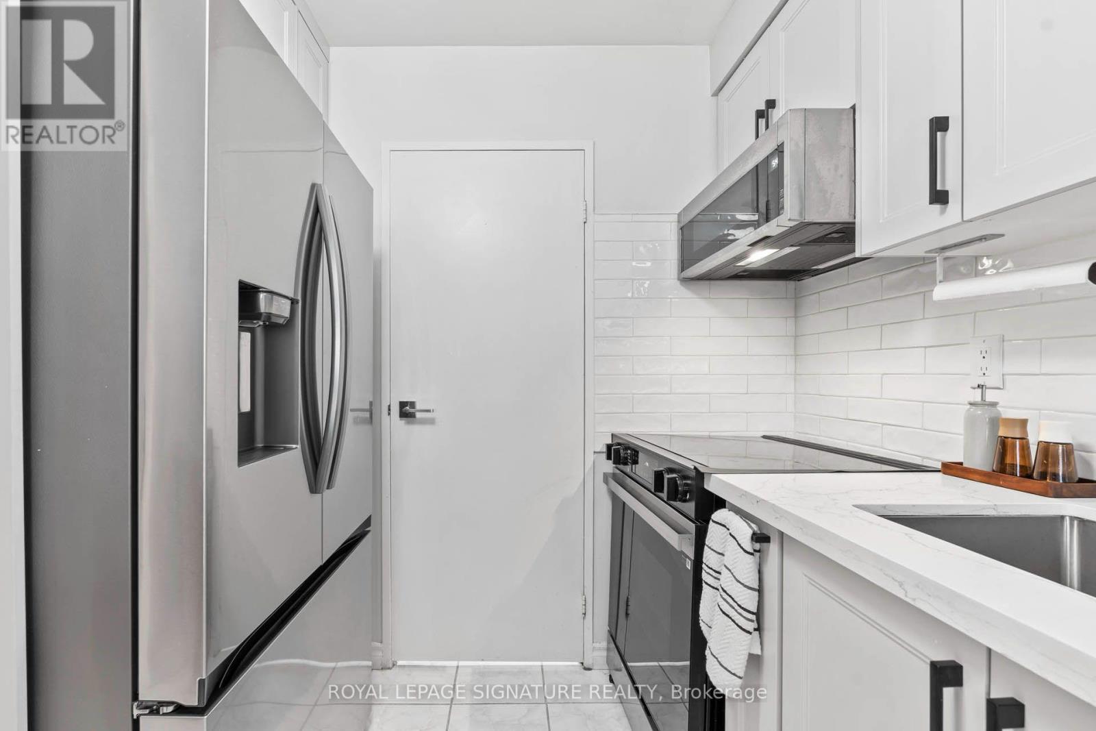 607 - 238 Albion Road, Toronto, Ontario  M9W 6A7 - Photo 4 - W13845194