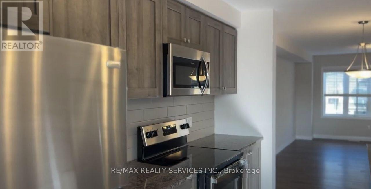 22 Bank Swallow Crescent, Kitchener, Ontario  N2P 2N3 - Photo 5 - X13845116