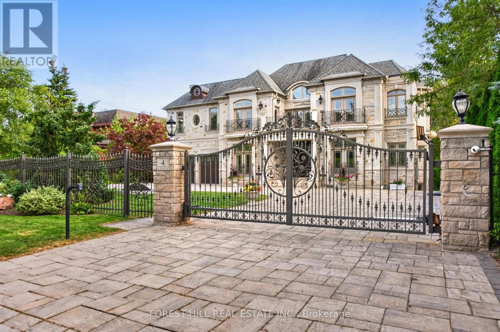 4 Fifeshire Road, Toronto, Ontario  M2L 2G5 - Photo 1 - C13838490