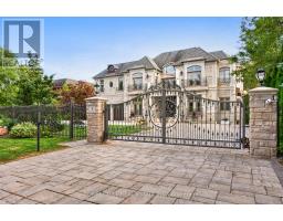 4 FIFESHIRE ROAD, Toronto, Ontario