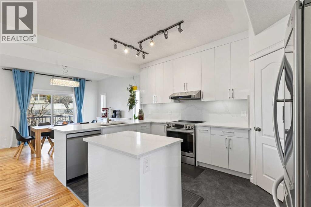 82 Country Hills Gardens NW
