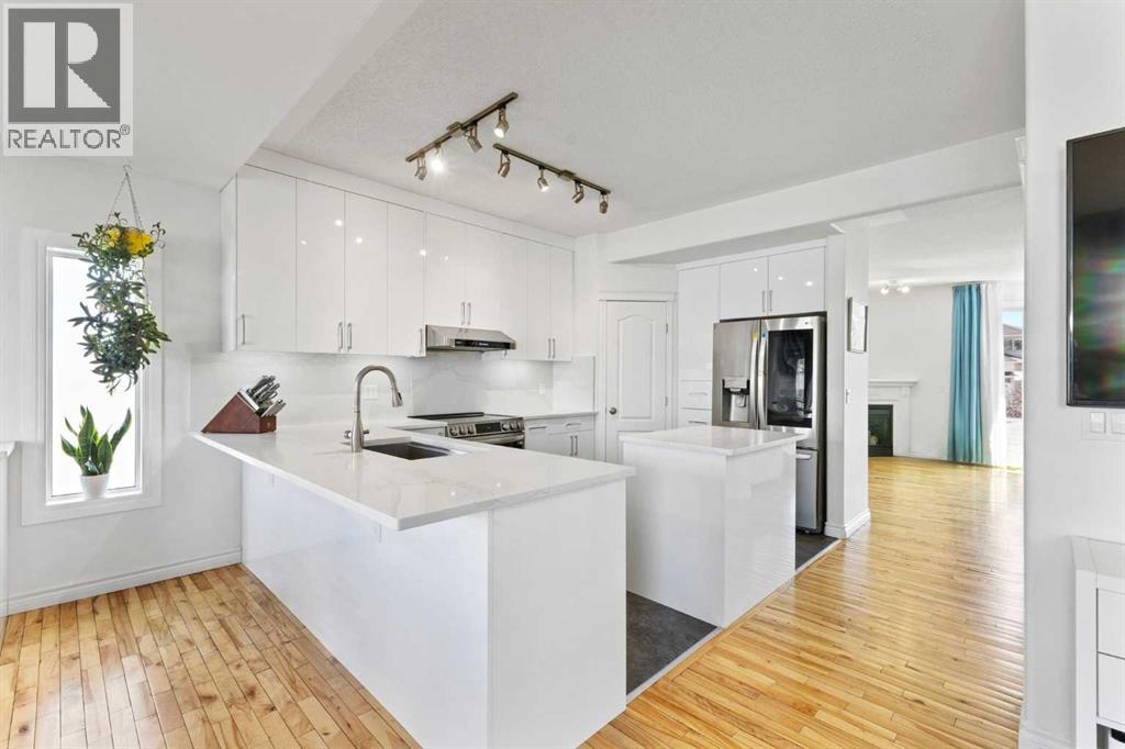 82 Country Hills Gardens NW